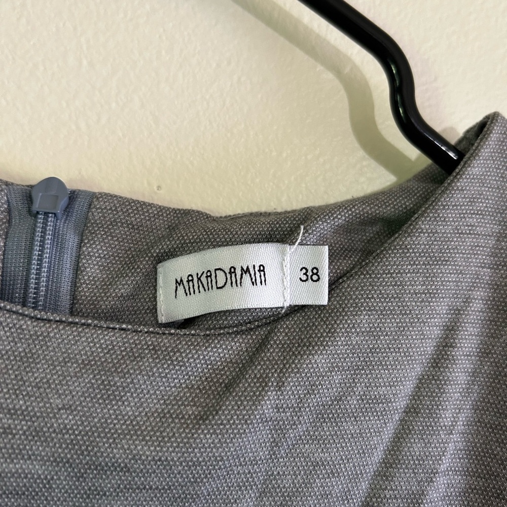 Elegant Gray and Pink Midi Dress - Picture 5 of 5